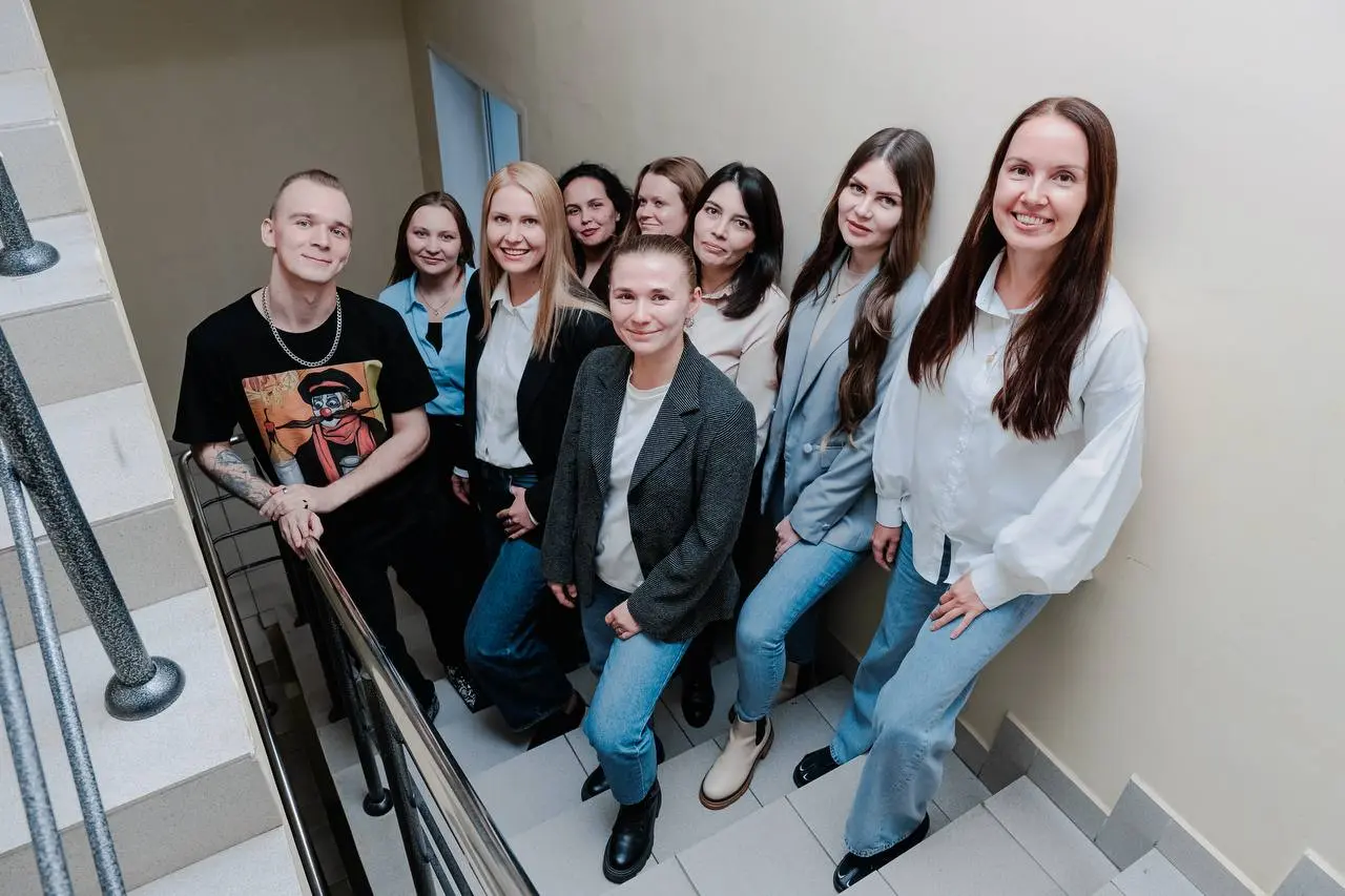 Стратегическая сессия HR в SimbirSoft
В октябре наше HR-направление провело мощную двухдневную сессию. Первый день мы посвятили глубинному сплочению команды, второй — решению стратегических кейсов | Сетка — социальная сеть от hh.ru