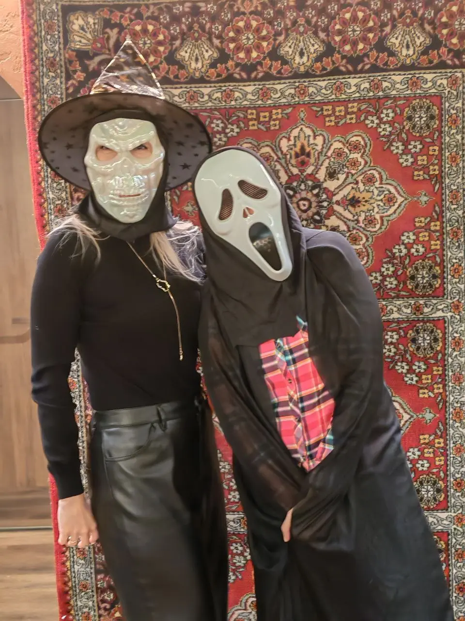 Думаете, это Хэллоуин?
Это просто лица сотрудников к концу шестого рабочего дня подряд | Сетка — социальная сеть от hh.ru