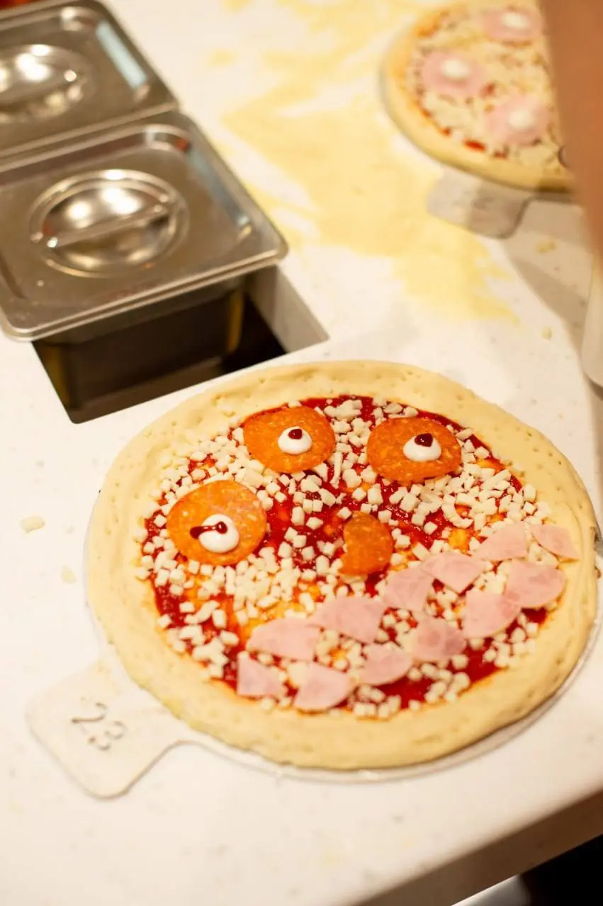 ААА! Додо Пицца дропнула пиццу с ЧЕРЕПАМИ в роли шампиньонов к Хэллоуину.
Итальянцы, держите себя в руках… | Сетка — социальная сеть от hh.ru