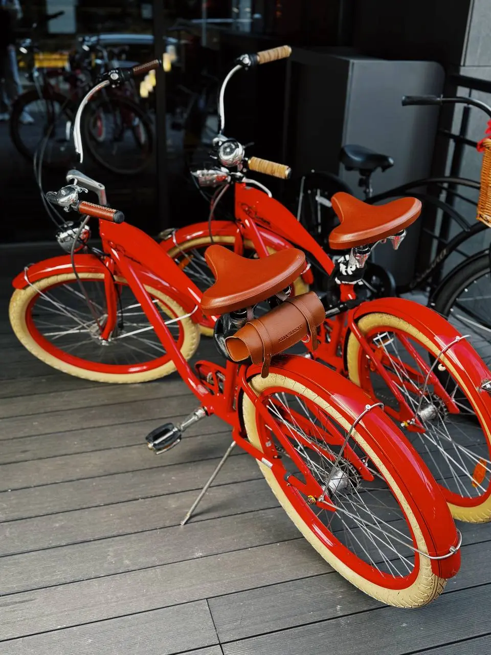 Electra Indian Red
Когда стиль становится движением.
Я предпочитаю классические круизеры когда есть время для неспешного кардио на свежем воздухе.
Садишься — и ноги касаются земли | Сетка — социальная сеть от hh.ru