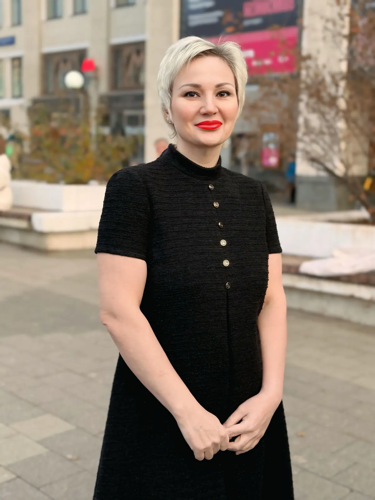 Когда Вам грустно! Смотрите на красивое! Например,на меня! Красивый психолог-это уже 50% успеха! А вторые 50%-это что,как думаете?www.basalyk.ru | Сетка — социальная сеть от hh.ru