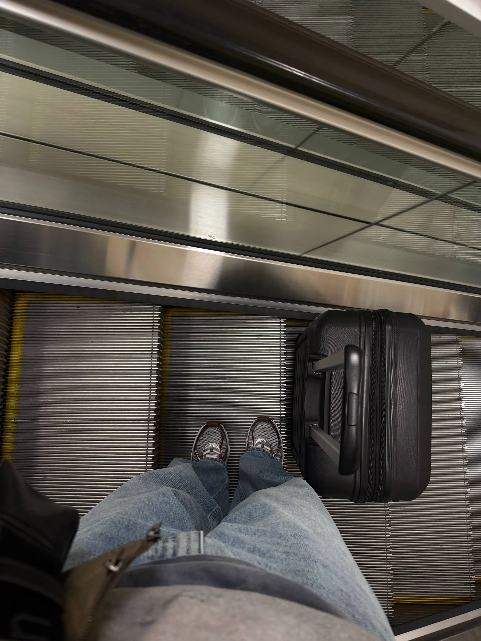 трип начинается ✈️
суммарно в полете почти 10 часов: есть идеи, куда лечу?
те, кто знает, не говорите))
и да, на этой неделе умного контента не ждите, будет отпускной! | Сетка — социальная сеть от hh.ru