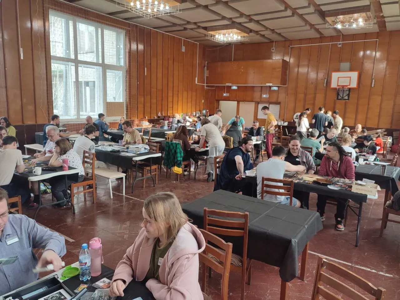 Отдыхать нужно так, чтобы сильнее хотелось жить и работать. В субботу поехал на 4 дня на Орекон - фестиваль Сибирских настольщиков. После 3х дней безудержного кутежа, сбежал на работу )) | Сетка — социальная сеть от hh.ru