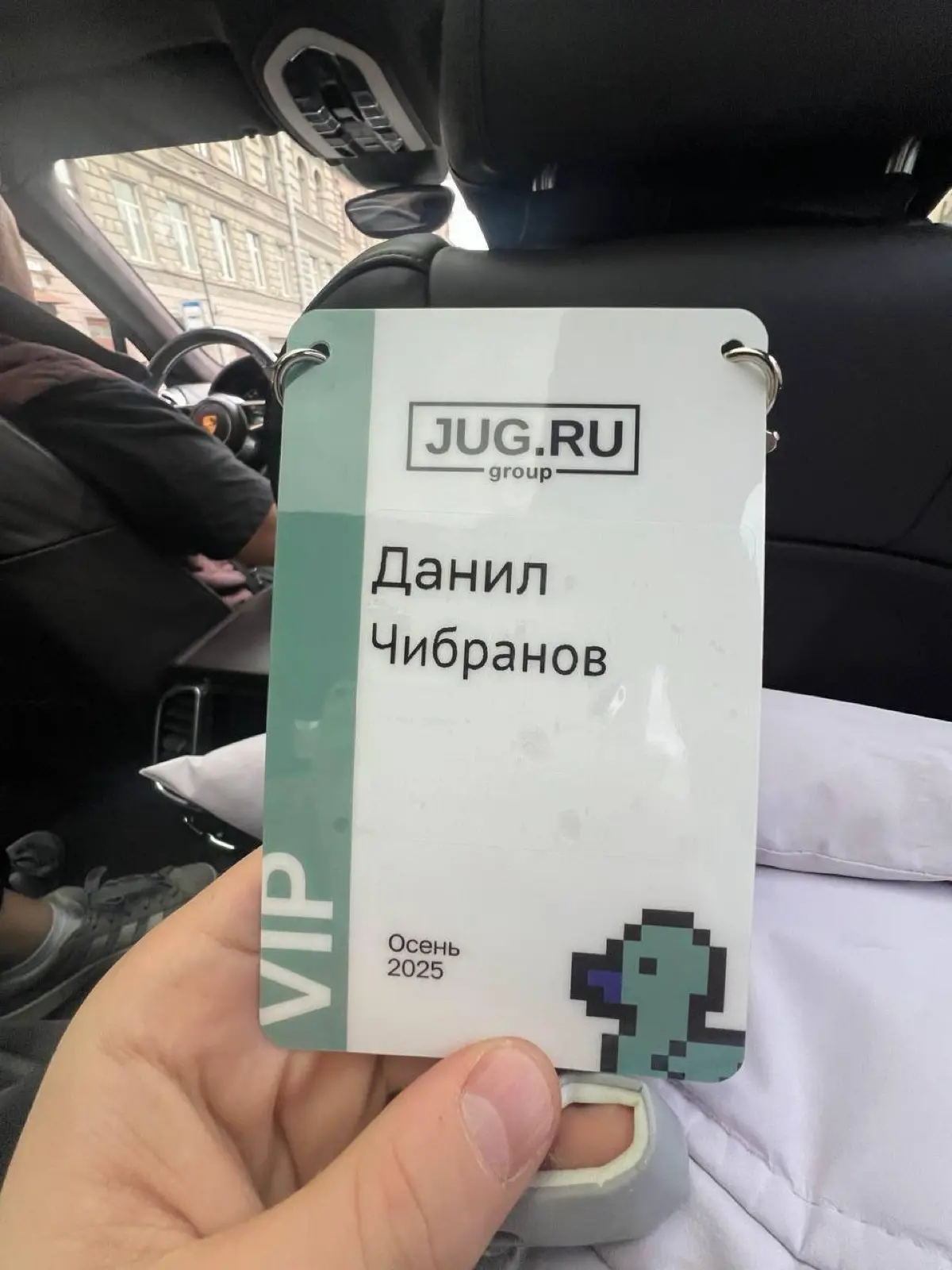 в детстве рыбка фредди часто ставила меня перед выбором: взять два фиолетовых морских ежа или нырнуть глубже — за сундуком к морской корове. я нырял. и всегда всплывал с сокровищем | Сетка — социальная сеть от hh.ru