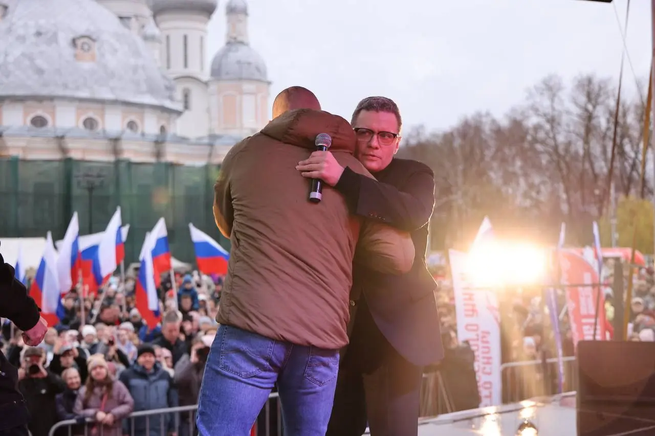 На открытии памятника Ивану Грозному в Вологде, там ,откуда сегодня начинается возрождении Руси.
Георгию Юрьевичу крепости духа, сил в заданном векторе. Максимальная поддержка 💪 | Сетка — социальная сеть от hh.ru