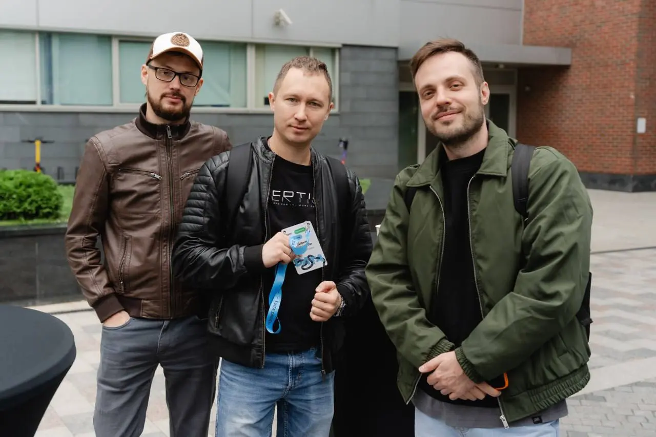 Коворкинг - поднимаем софты
Об этом не расскажут в открытую в чатах, тем более не скажут в лс, не напишут статей и не будут вещать на видео - секреты внутрянки в компаниях можно узнать, только познако... | Сетка — социальная сеть от hh.ru