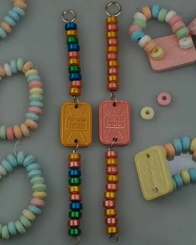 Катя Снэп выпустила конфетные часы 🍭
В линейке — серебряные, разноцветные и с золотым циферблатом | Сетка — социальная сеть от hh.ru