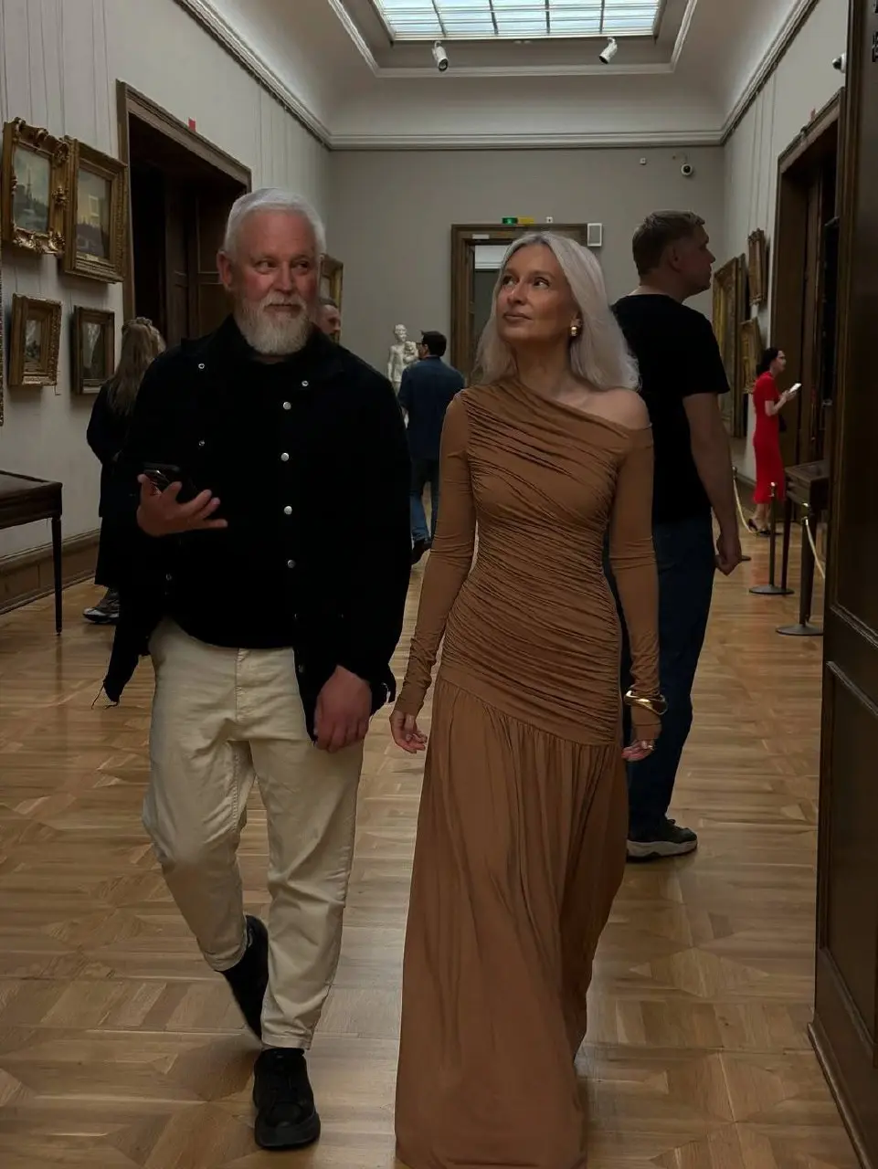 Если не так ходить на выставки, то тогда как ?
Я в такой любви …
Мечта #173849 быть замужем, вместе стареть вот так красиво и чтобы меня на ручках держали потому, что мне не видно картину
(Я маленькая... | Сетка — социальная сеть от hh.ru