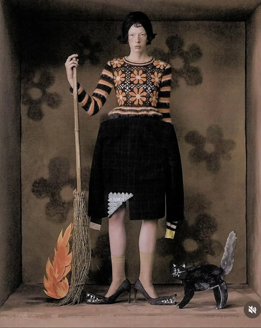 Комплейн от Zara в исполнении венгерского фотографа Сильвестра Мако https://museemagazine.com/culture/2024/2/15/szilveszter-mako | Сетка — социальная сеть от hh.ru