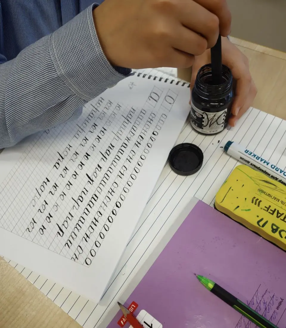 🔥 Почему детям важно писать от руки
«Зачем писать, если есть клавиатура?» — этот вопрос я слышу всё чаще | Сетка — социальная сеть от hh.ru