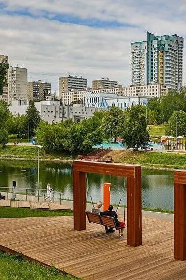 🗣️Бесплатная экскурсия «Чертаново Центральное – между Южным и Северным»
19 ноября 14:00
На экскурсии вы увидите:
⏺️Парк 30-летия Победы
⏺️Один из крупнейших ТРЦ в Москве
⏺️Старинную дорогу, превративш... | Сетка — социальная сеть от hh.ru