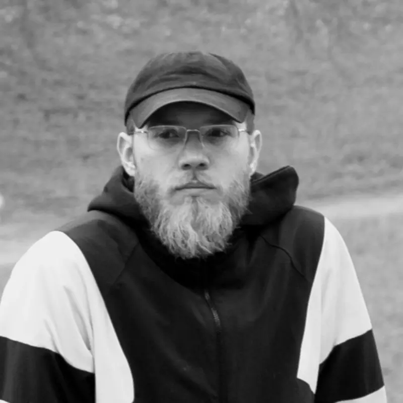 Анатолий Степанов