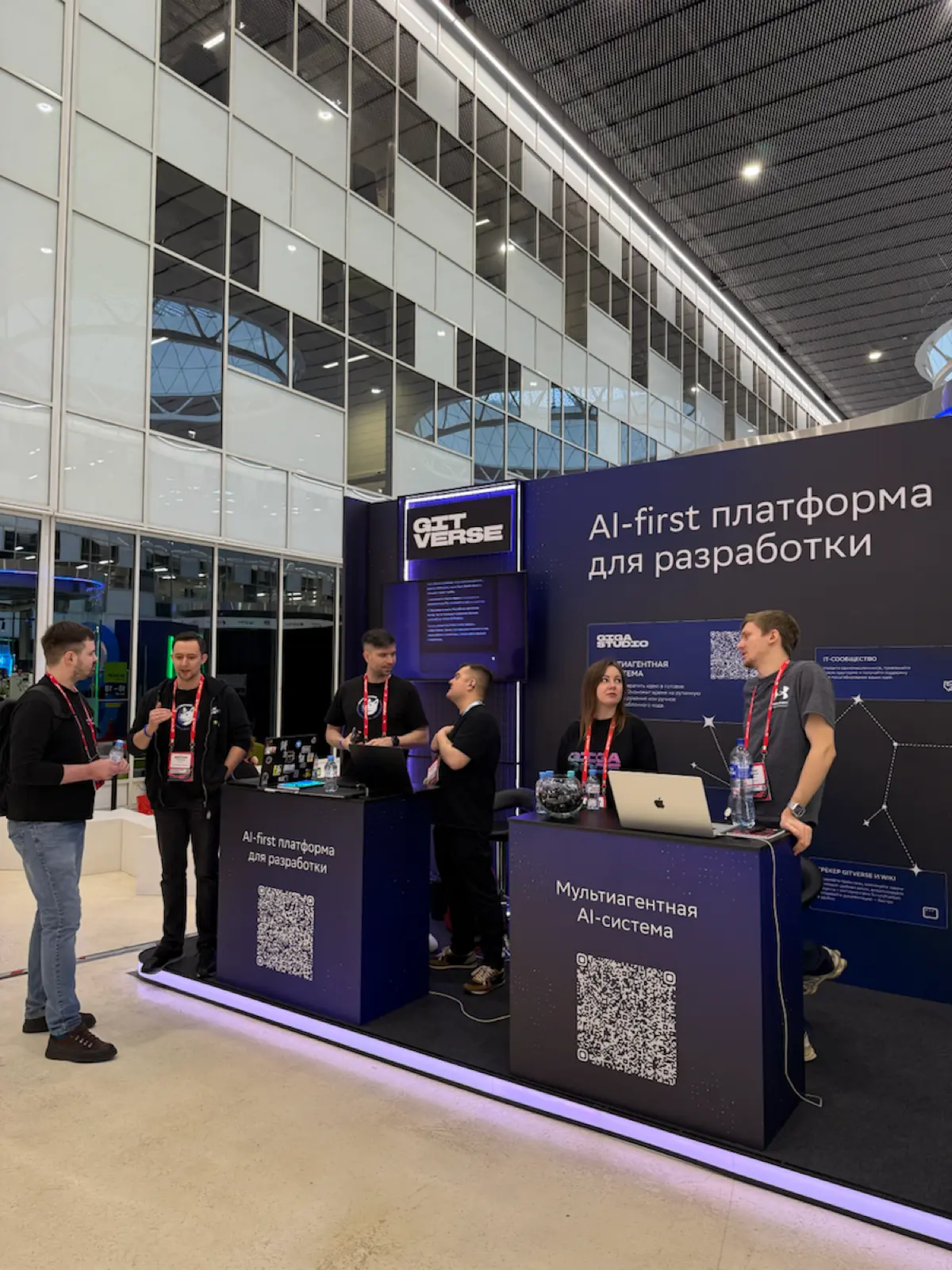 HighLoad | Сетка — социальная сеть от hh.ru