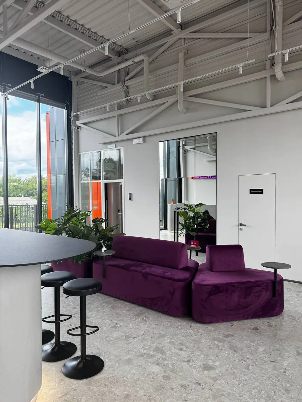 Что такое продукт в девелопменте?
Многие думают, что продукт ограничивается фасадом или планировкой. Но на самом деле — это целая система решений, которая формирует ежедневный опыт жителя | Сетка — социальная сеть от hh.ru