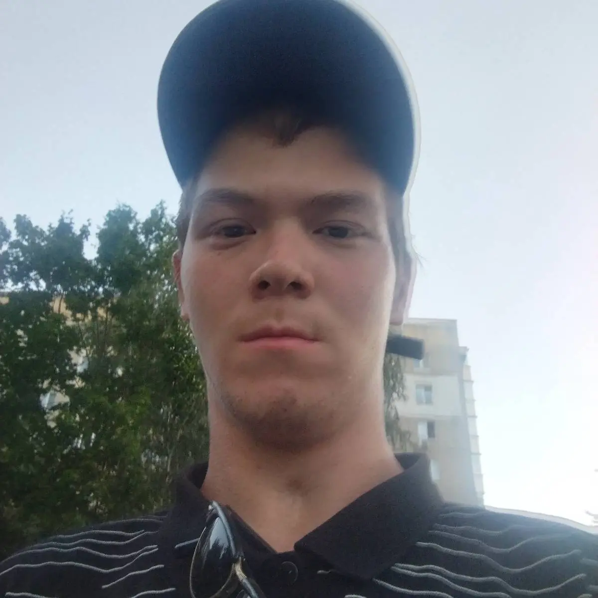Максим Попов