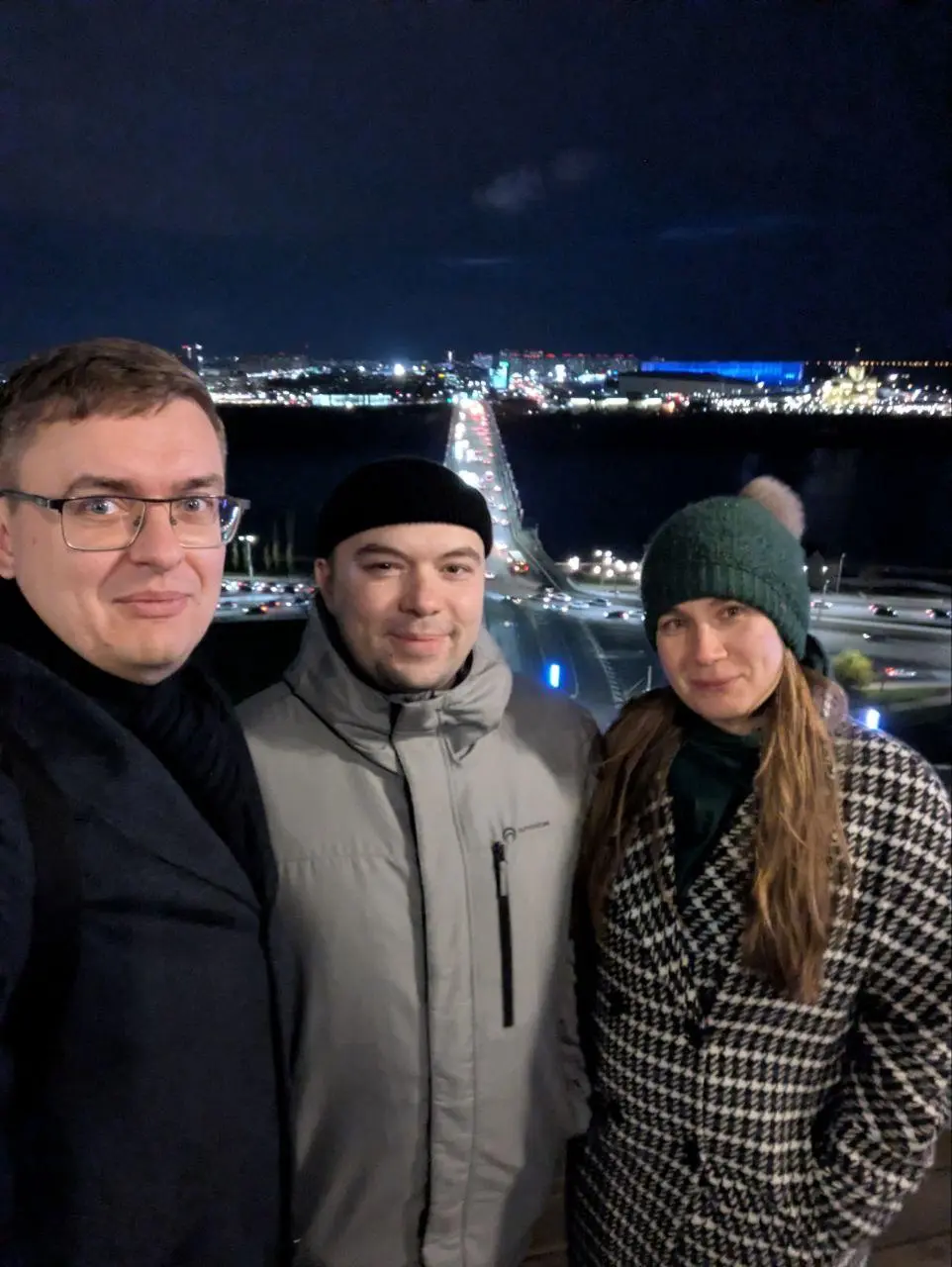 #Life: последний заезд
В Нижнем Новгороде встретился с Артемом и Настей (поболтали о жизни) и с Александром Андреевым — @avandr (https://omniagency.ru/).
Что интересного:
1 | Сетка — социальная сеть от hh.ru