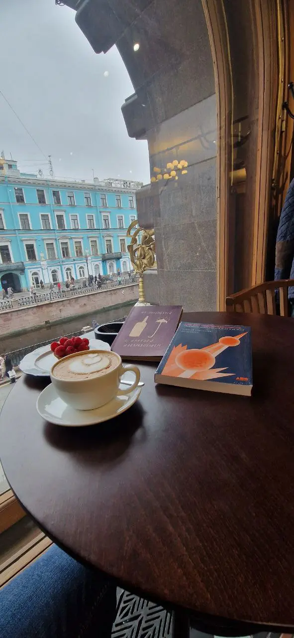 Натюрморт из Дома книги "Зингера" СПБ.
p.s. для себя еще жду рекомендаций.
p.s.s. Квантовая механика жене | Сетка — социальная сеть от hh.ru