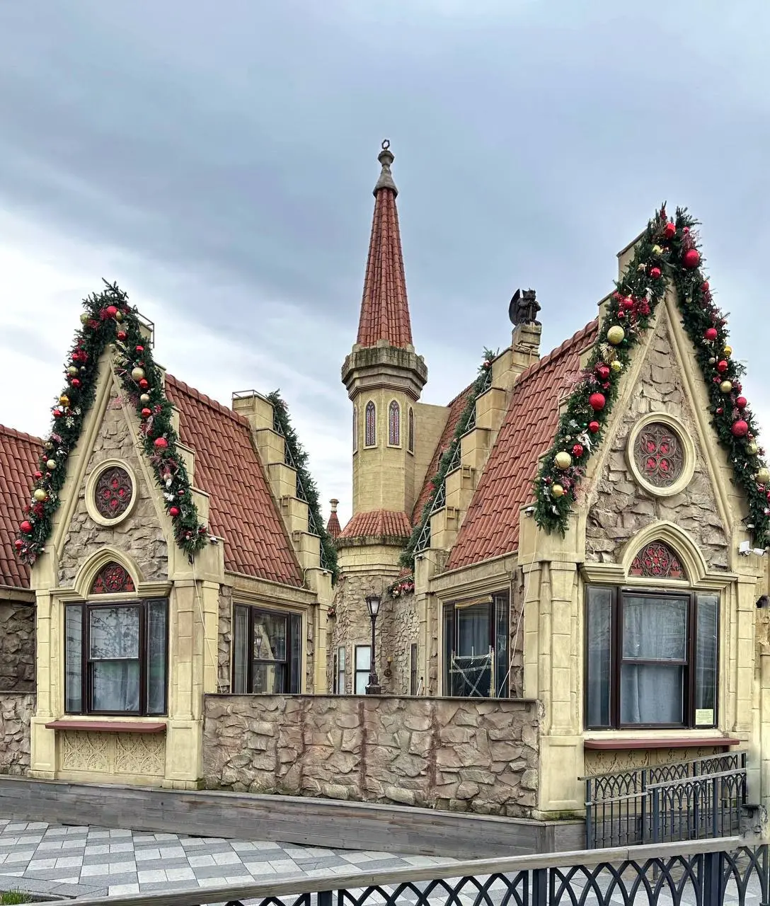 🎄Фестивальная площадка «Средневековый замок» для «Московских сезонов» в Новокосино готовится к празднованию Нового года
📲Подпишитесь на Вдвижении
#бесплатно
В этом посте были ссылки, но мы их удалили ... | Сетка — социальная сеть от hh.ru