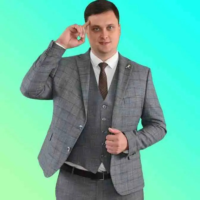 Александр Длуцких