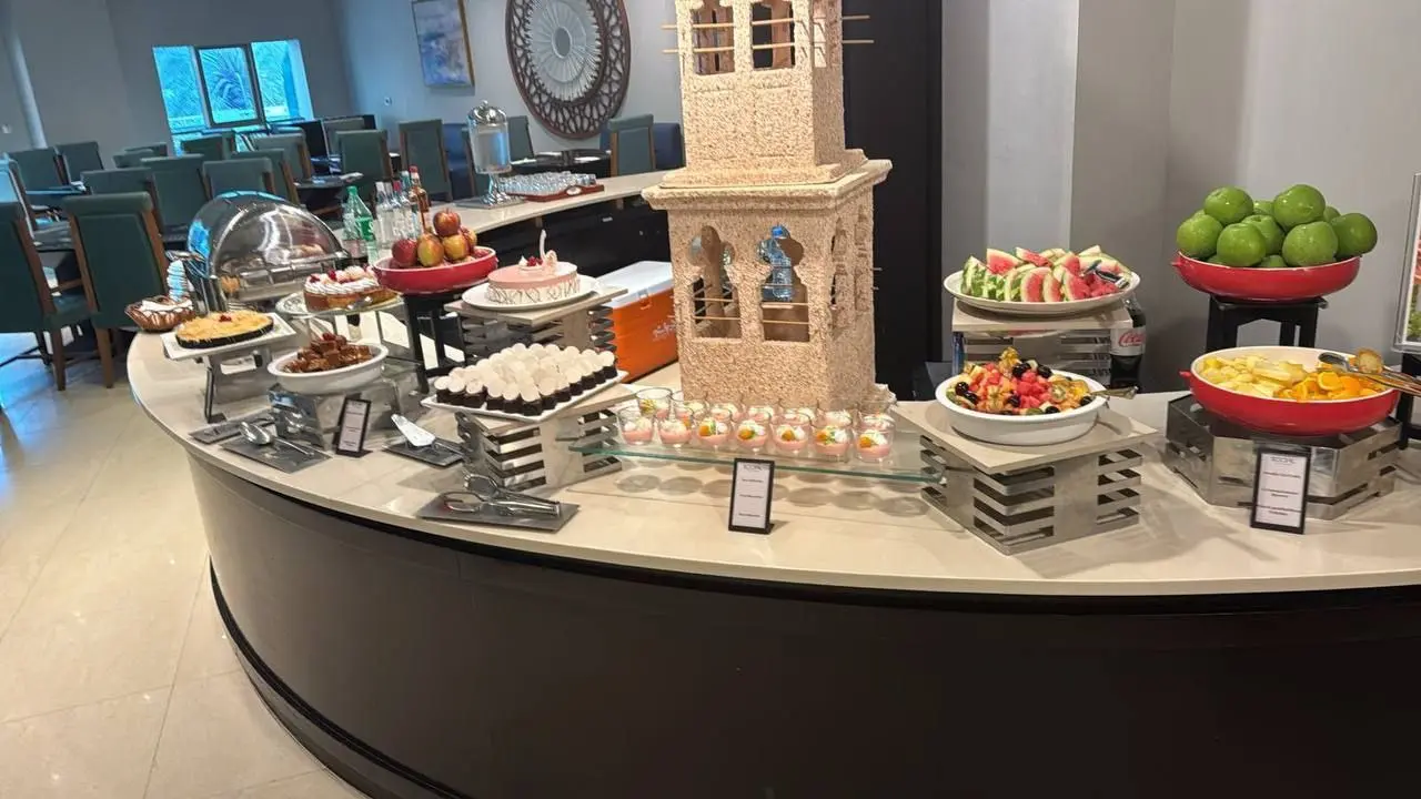 Про деньги в ОАЭ, питание и мелочи отдыха в Al Hamra Residence
Привет, друзья 👋
Деньги и оплата:
✅ в ОАЭ работает карта Union Pay от Россельхозбанка | Сетка — социальная сеть от hh.ru