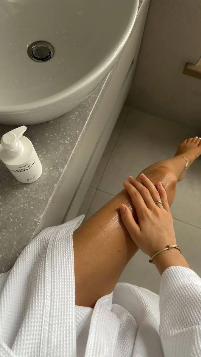 Доброе утро, красотка 🤍
Послание для тебя:
«Думай о том, что может сделать тебя счастливой. Делай то, что тебе нравится. Будь с людьми, с которыми тебе хорошо | Сетка — социальная сеть от hh.ru