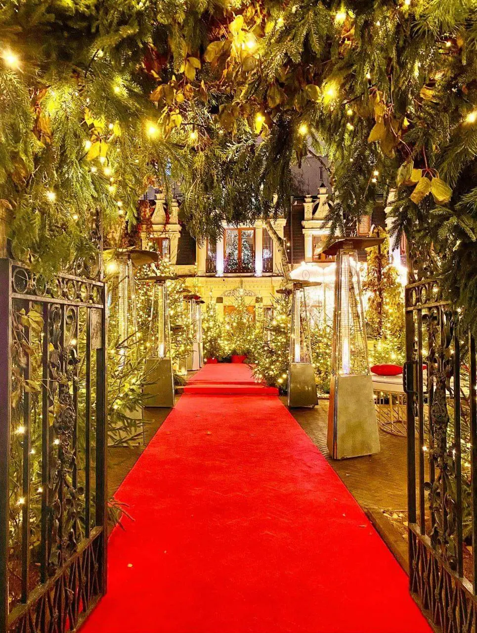 😍Сказочный уголок, где можно почувствовать приближение праздника
📍Трехпрудный переулок, 15
📲Подпишитесь на Вдвижении
#бесплатно
В этом посте были ссылки, но мы их удалили по правилам Сетки | Сетка — социальная сеть от hh.ru