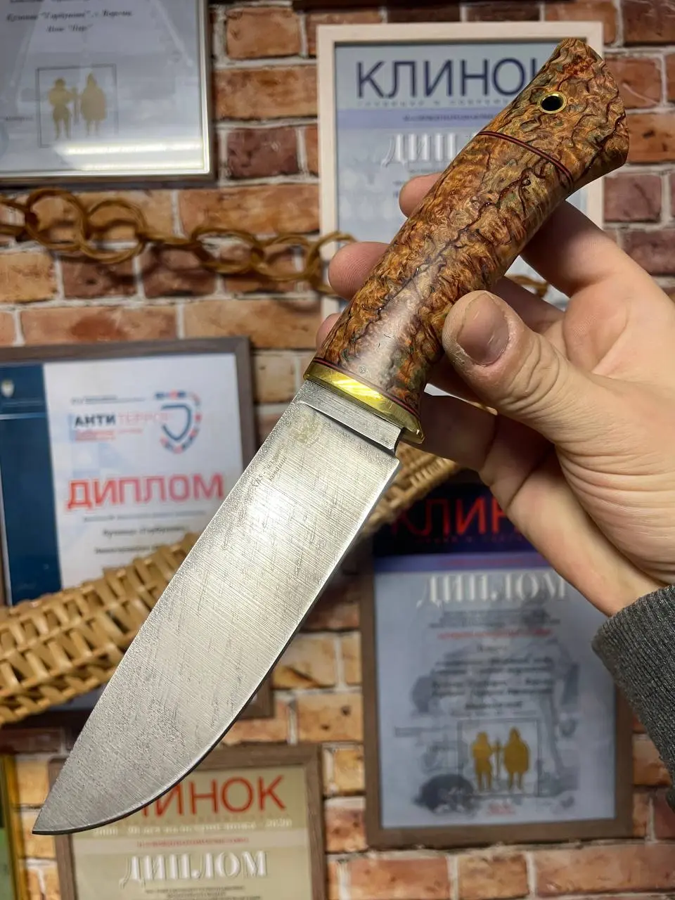 В продаже нож из кованой стали ХВ5 «алмазка»
Твердость:64HRC
На рукояти стабилизированная карельская берёза
Ножны из кожи
Стоимость:6200₽ (без учета доставки)
Для оформления заказа ПИШИТЕ СЮДА!
В этом... | Сетка — социальная сеть от hh.ru