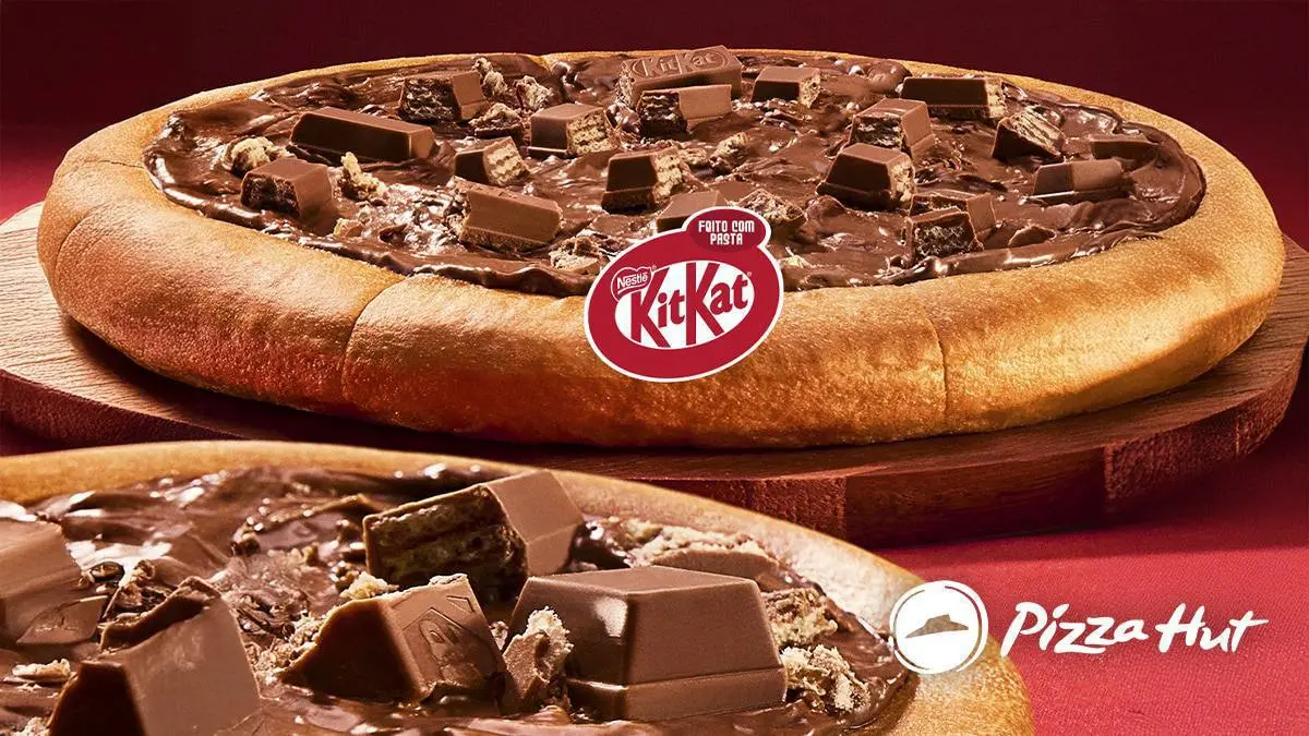 Сладкоежки, сюда: сладкую пиццу с KitKat добавили в меню Pizza Hut в Бразилии! Теперь гости могут заказать пиццу, слайдер и хлебные палочки — все приготовлены на классическом тесте с добавлением нежно... | Сетка — социальная сеть от hh.ru
