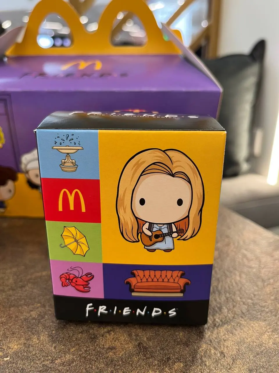 Ооо, игрушки по сериалу Друзья появились и в сербском McDonald’s! Выбрать любимого персонажа можно самостоятельно, а не вытягивать вслепую.
Авиасейлс, к вам есть дело 😈 | Сетка — социальная сеть от hh.ru