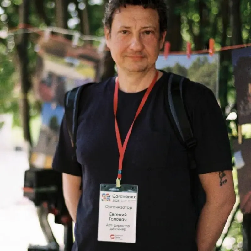 Если заказчик не отвечает на ваш офер — значит, вы ему не нужны. Заказчик, которому интересно, всегда пишет сам.
Каждый пинг после офера — минус к репутации | Сетка — социальная сеть от hh.ru