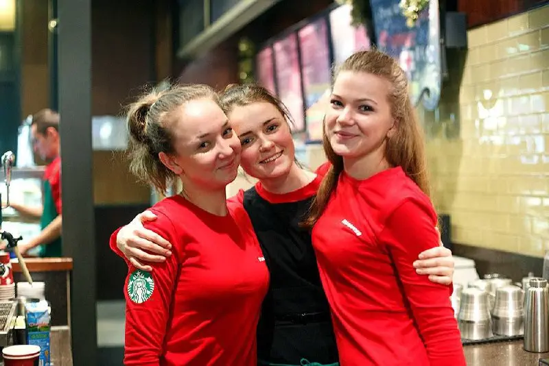 Не наступившее прошлое ☕️
А у вас была работа, которую вспоминаете с теплом до сих пор? У меня - да. Вчера разбирала свой первый опыт в Starbucks глазами HR и удивилась | Сетка — социальная сеть от hh.ru