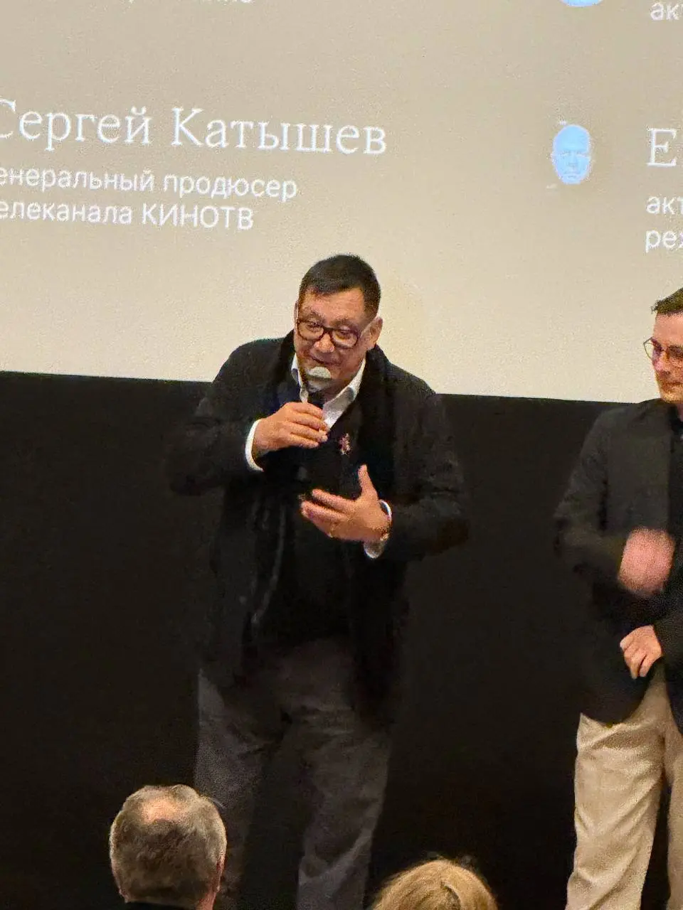 Предпоказ Авиатора Водолазкина в Ноодом. Книга с его автографом в подарок | Сетка — социальная сеть от hh.ru
