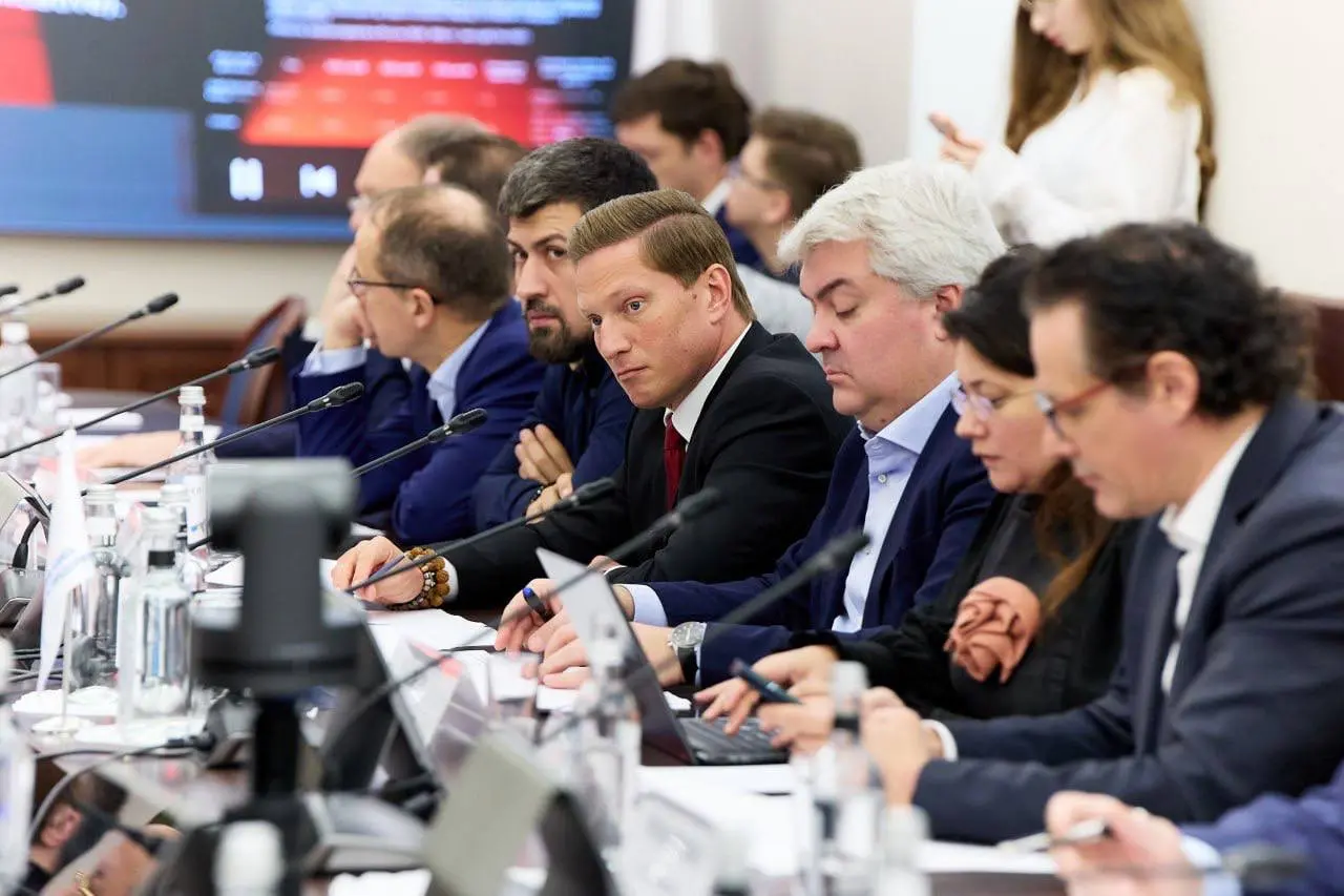 Стандарт рекламы, продвигающей традиционные ценности
Сегодня мы представили его на заседании Комиссии по медиаиндустрии Российского союза промышленников и предпринимателей | Сетка — социальная сеть от hh.ru