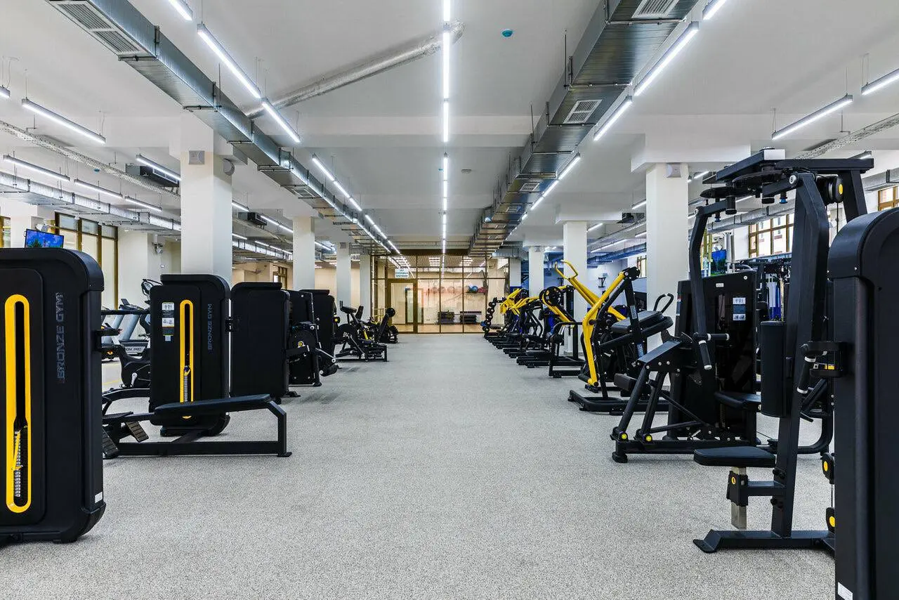 💧 Ищем уборщицу / уборщика в фитнес-центр TIM-FIT!
🕙 График: 10:00 – 22:00
🍽 Перерыв: 13:00 – 17:00
💰 Оплата: 3 000 ₽ за смену
📅 Работа по выходным: сб–вс
📋 Возможны подработки
⸻
✨ Что нужно делать:
—... | Сетка — социальная сеть от hh.ru