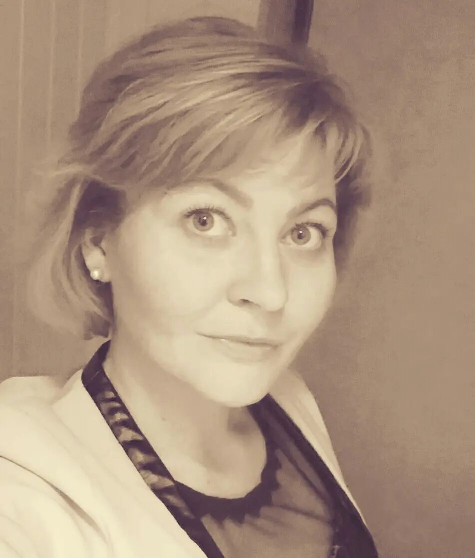Елена Комочкова