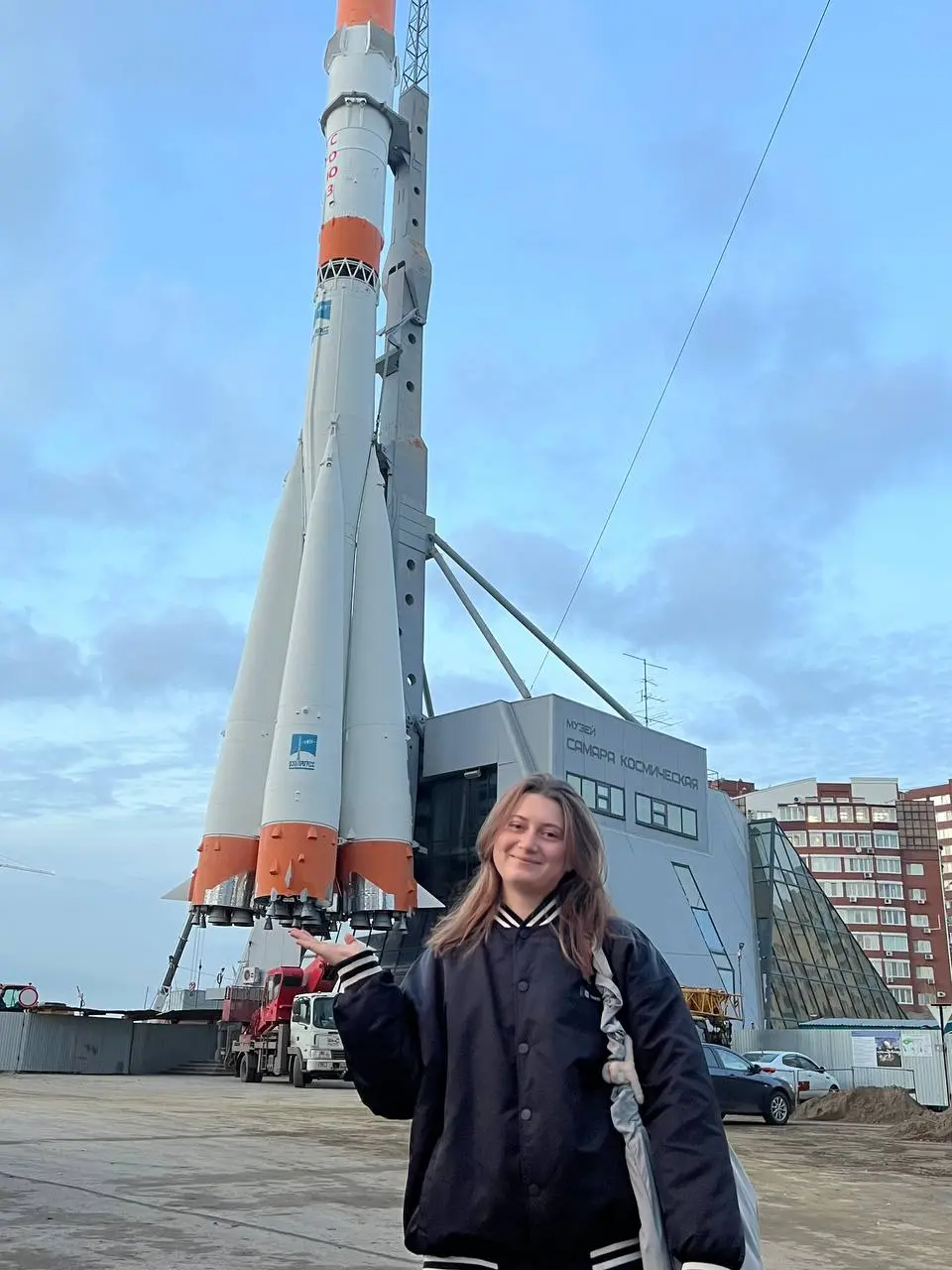 самарский рандомный дроп
прошу отдельно оценить фото с ракетой и пивным мужчиной (и украшение столба) | Сетка — социальная сеть от hh.ru