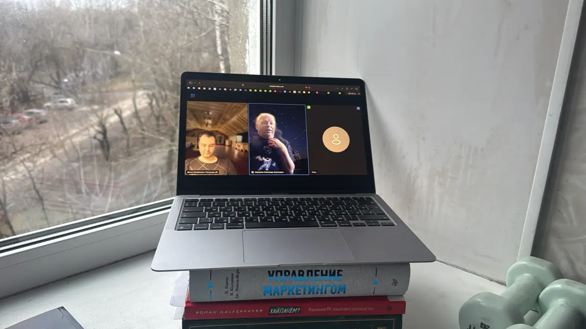 Конечно! Я поняла задачу. Вы хотите, чтобы ваше резюме, Дени | Сетка — социальная сеть от hh.ru