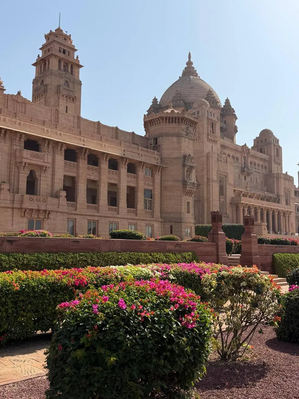 А у нас служебная командировка по солнцу — в Индию🇮🇳
Охотимся за новыми сокровищами — редкими, антикварными и просто невероятно красивыми вещами | Сетка — социальная сеть от hh.ru