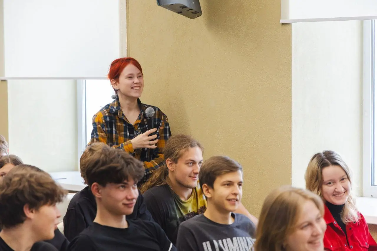 Профкосмос покорен! 🚀
Вчера в Новосибирске завершилась интенсивная программа «На орбиту в профкосмос» от Центра профессионального развития «Острова» | Сетка — социальная сеть от hh.ru