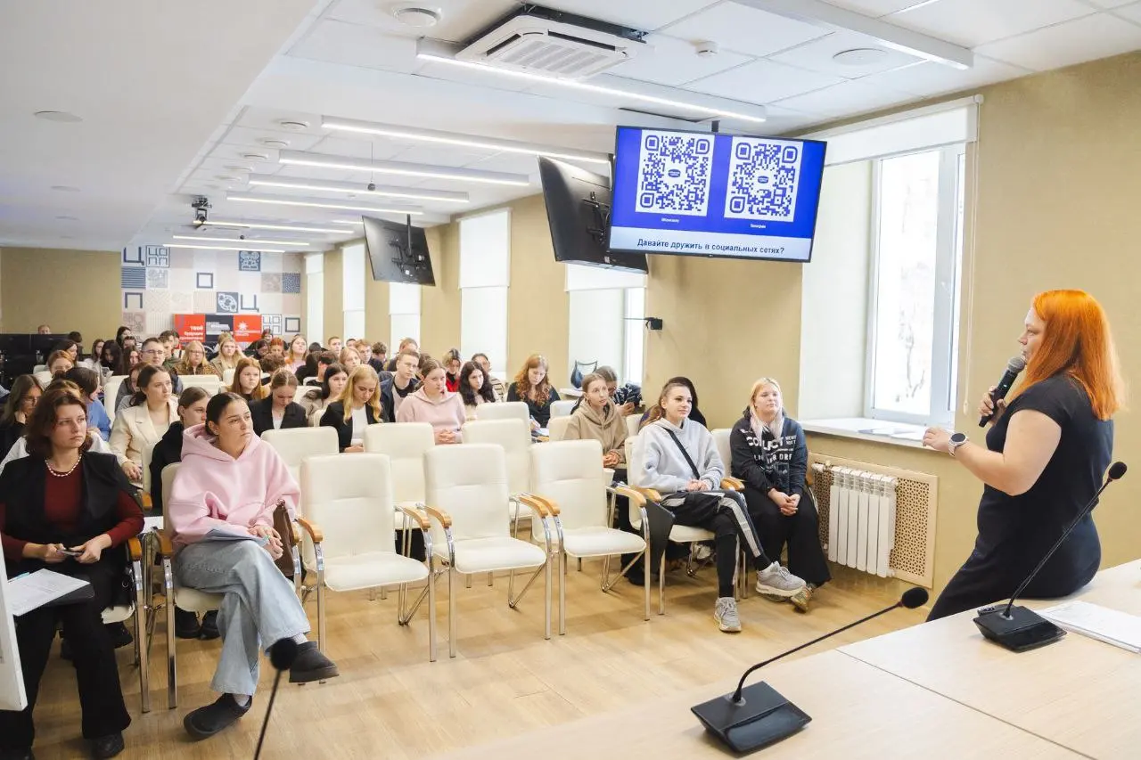 Профкосмос покорен! 🚀
Вчера в Новосибирске завершилась интенсивная программа «На орбиту в профкосмос» от Центра профессионального развития «Острова» | Сетка — социальная сеть от hh.ru