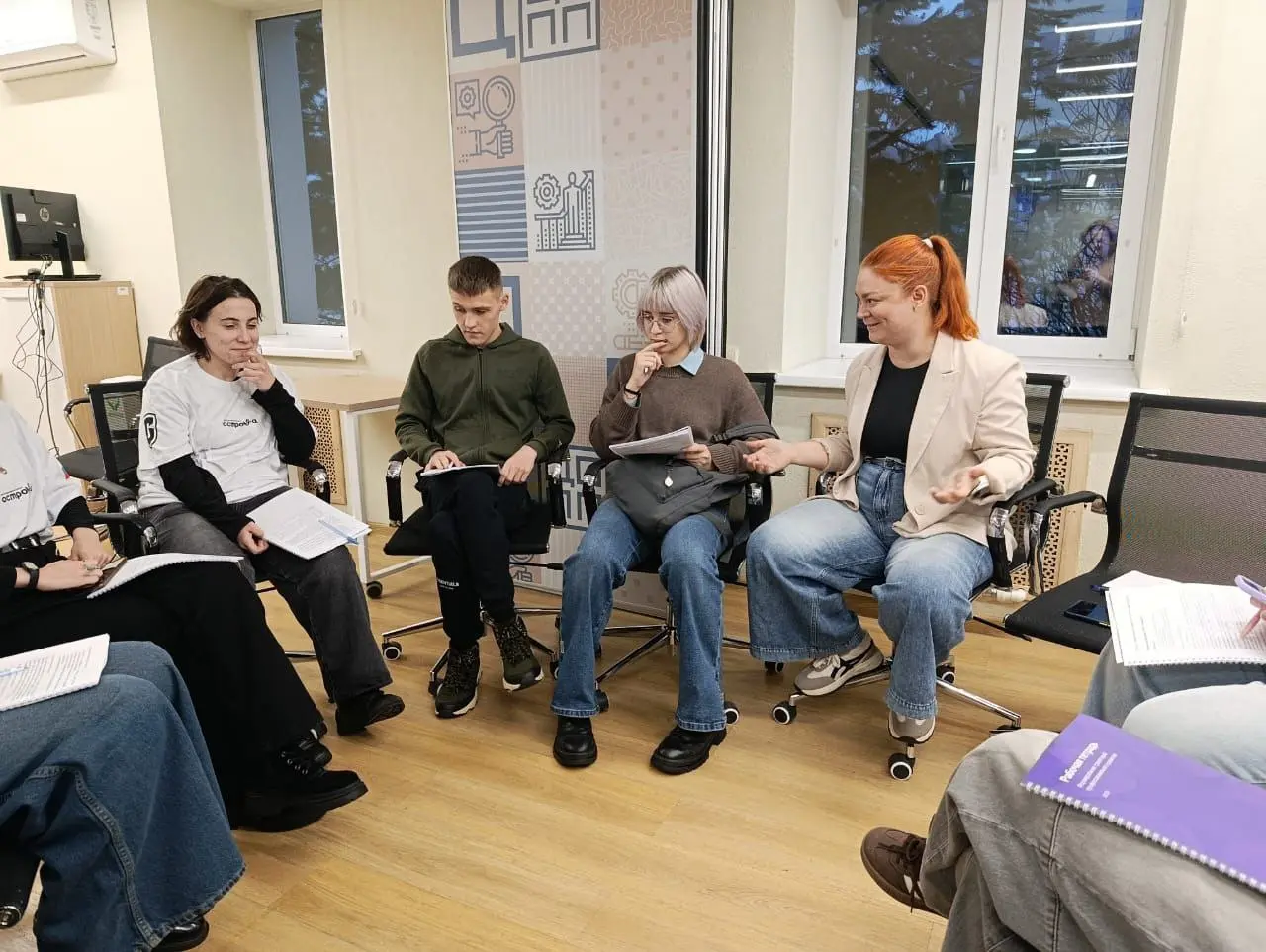 Профкосмос покорен! 🚀
Вчера в Новосибирске завершилась интенсивная программа «На орбиту в профкосмос» от Центра профессионального развития «Острова» | Сетка — социальная сеть от hh.ru