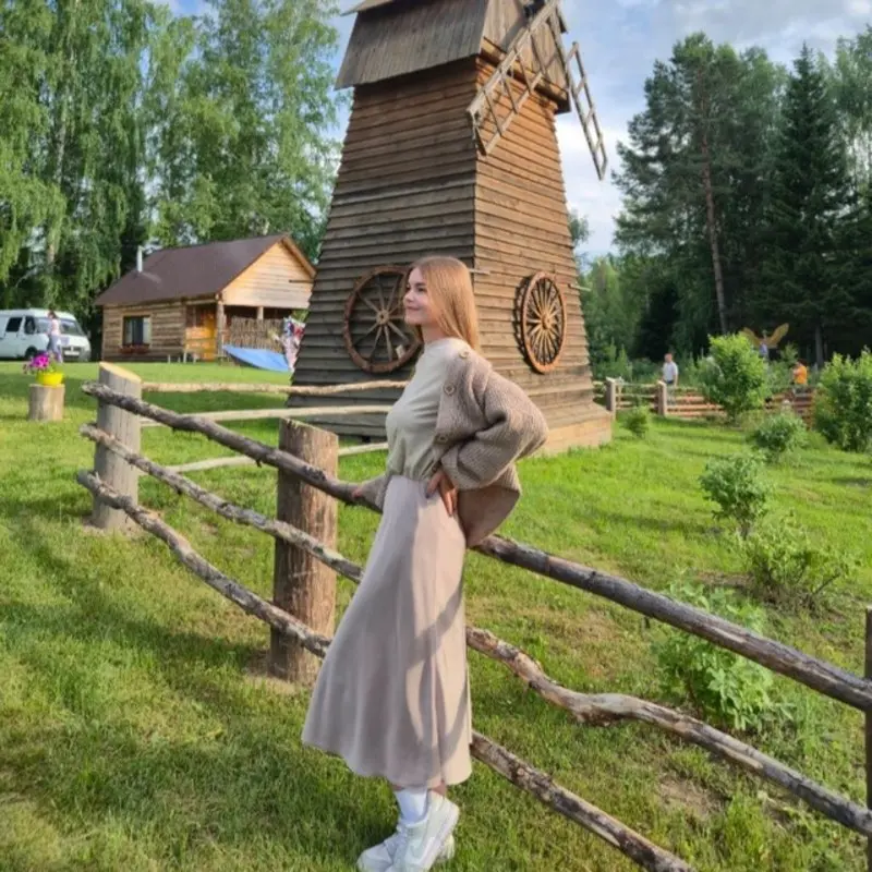 Яна Маклакова