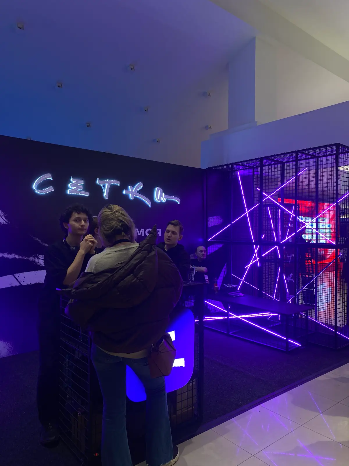 Сегодня на #НРФ9 | Сетка — социальная сеть от hh.ru