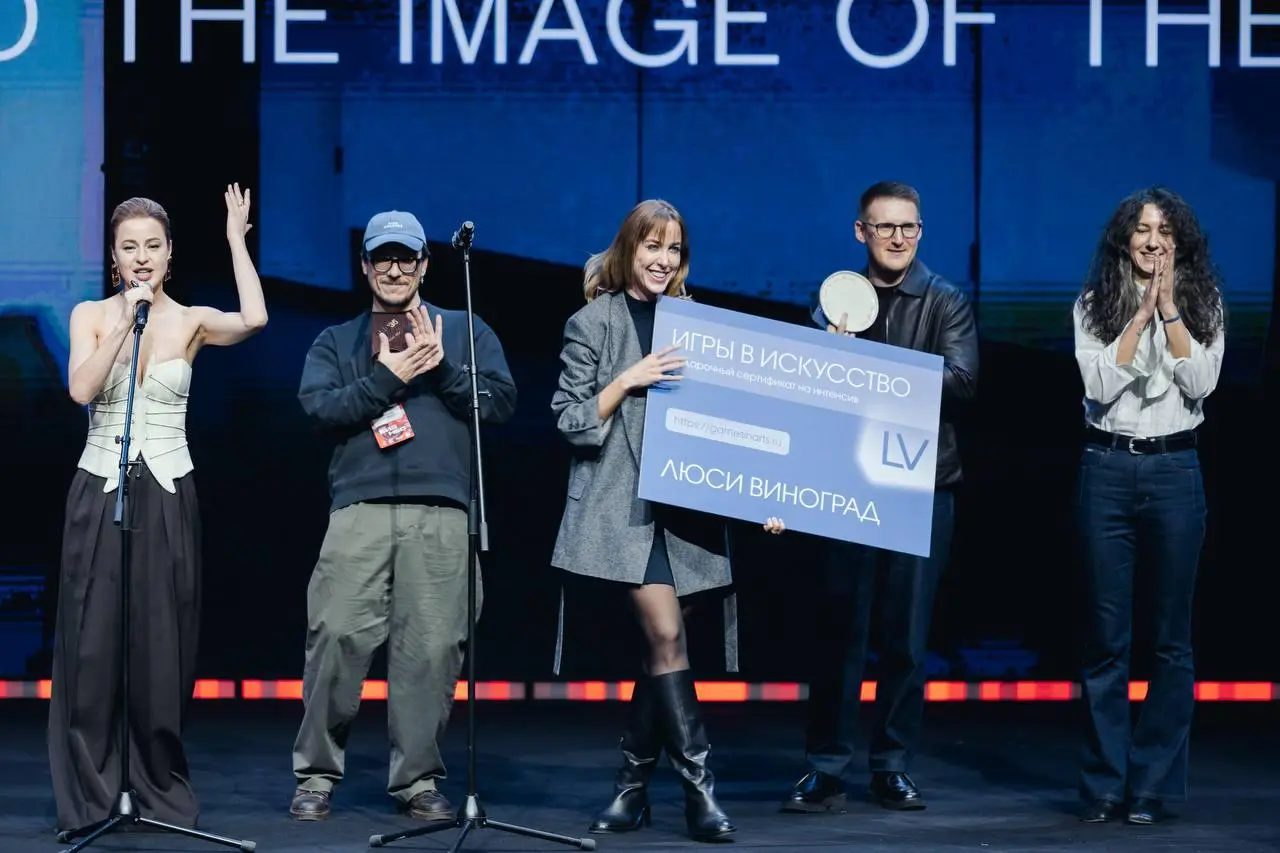 🏆 SPECIAL AWARDS
Культурная кампания
🕚 Like Group и SIBUR ➡️ Science is the new cool. SIBUR and OLOVO have redefined the image of the modern scientist | Сетка — социальная сеть от hh.ru