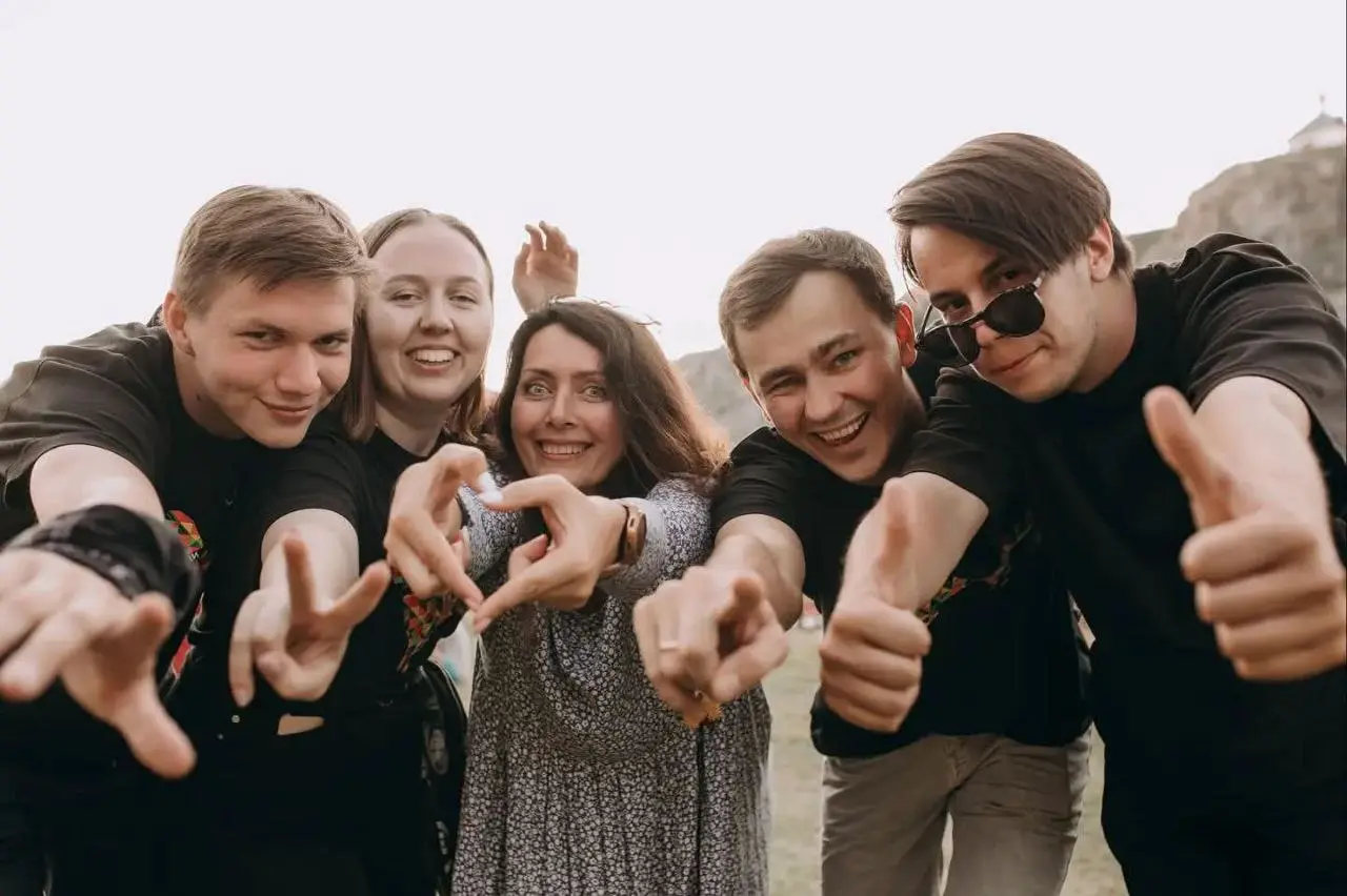 #Nostalgie
Я не работаю за деньги.
Вышла как-то из офиса после интесной, но странной для меня, встречи | Сетка — социальная сеть от hh.ru