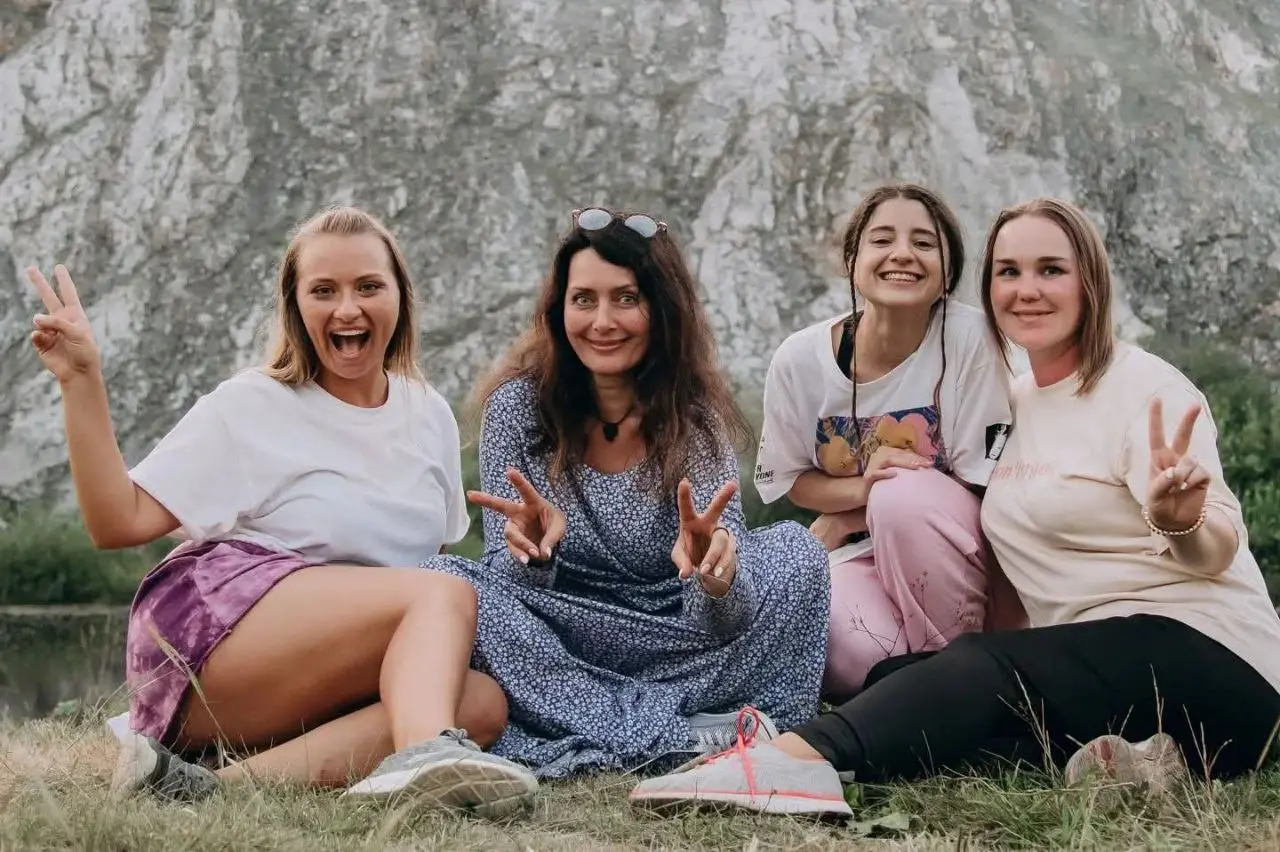 #Nostalgie
Я не работаю за деньги.
Вышла как-то из офиса после интесной, но странной для меня, встречи | Сетка — социальная сеть от hh.ru