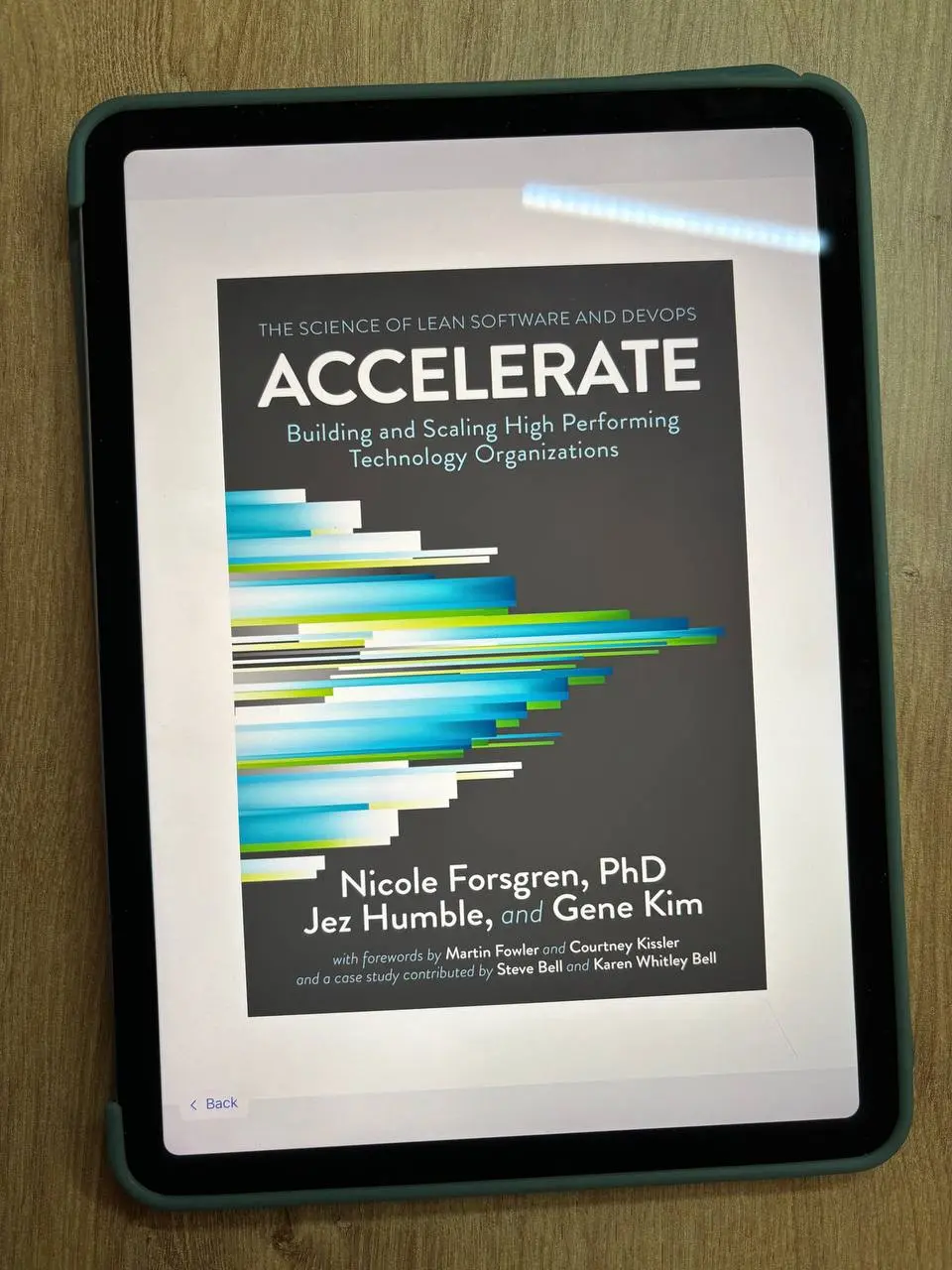 «Accelerate», Nicole Forsgren et al
Меня как руководителя всегда интересует вопрос того, как поднять производительность команды и удовлетворённость людей работой | Сетка — социальная сеть от hh.ru