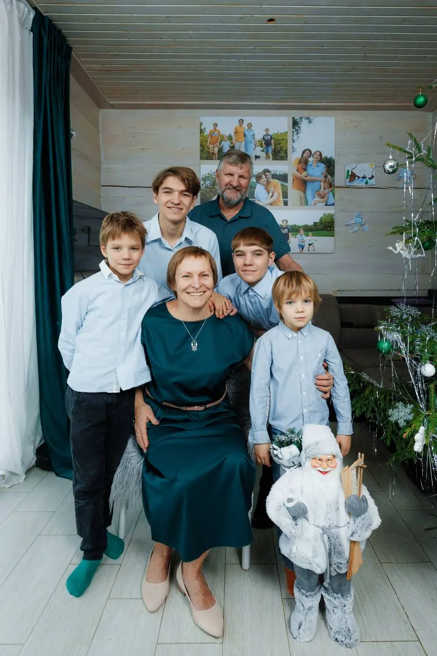 Пост благодарности родителям❤️‍🔥
#БогиняБогинь2025задание1
Всероссийское сообщество многодетных женщин
Семья — это огромное счастье | Сетка — социальная сеть от hh.ru