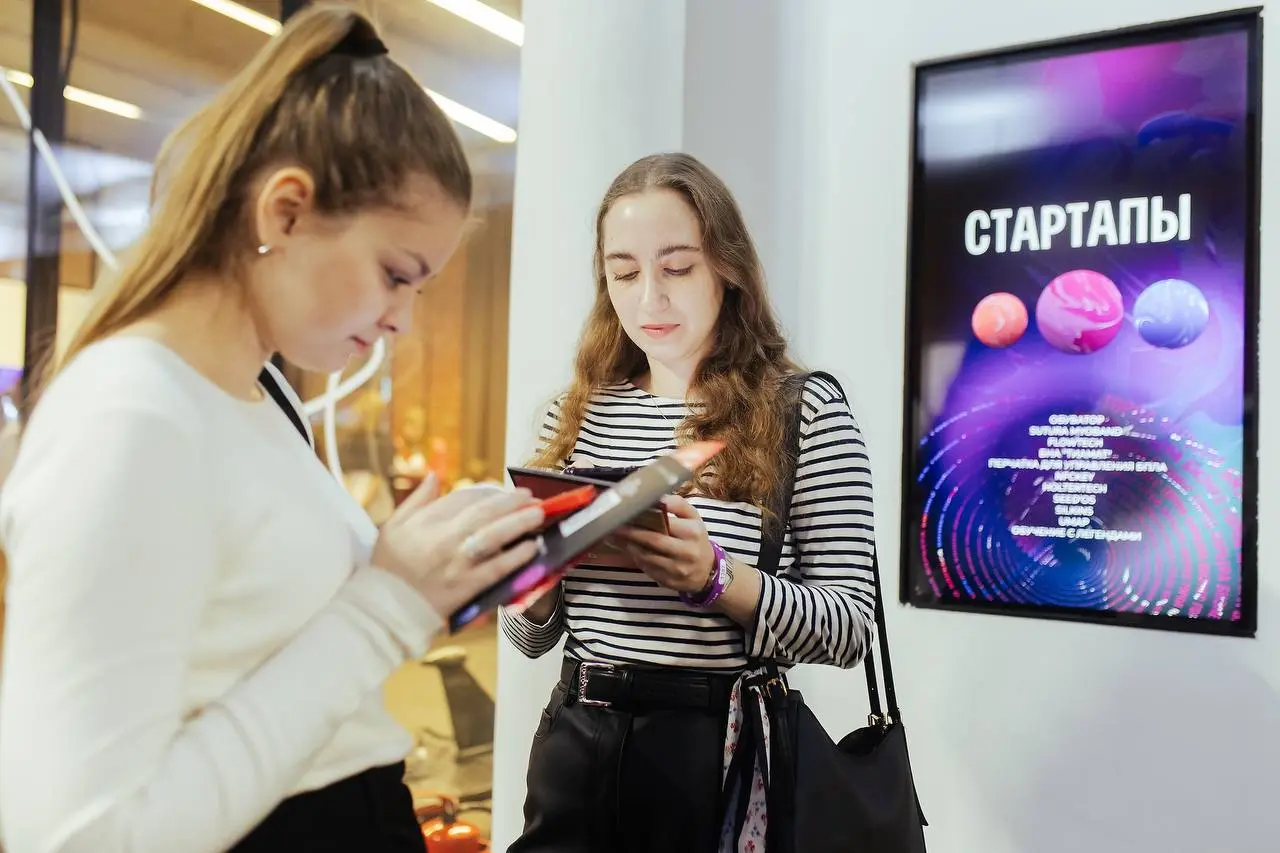 👏🏼 Карьерный форум для молодежи пройдет в Москве 29-30 ноября
Его проведут в столичном кластере «Ломоносов» | Сетка — социальная сеть от hh.ru