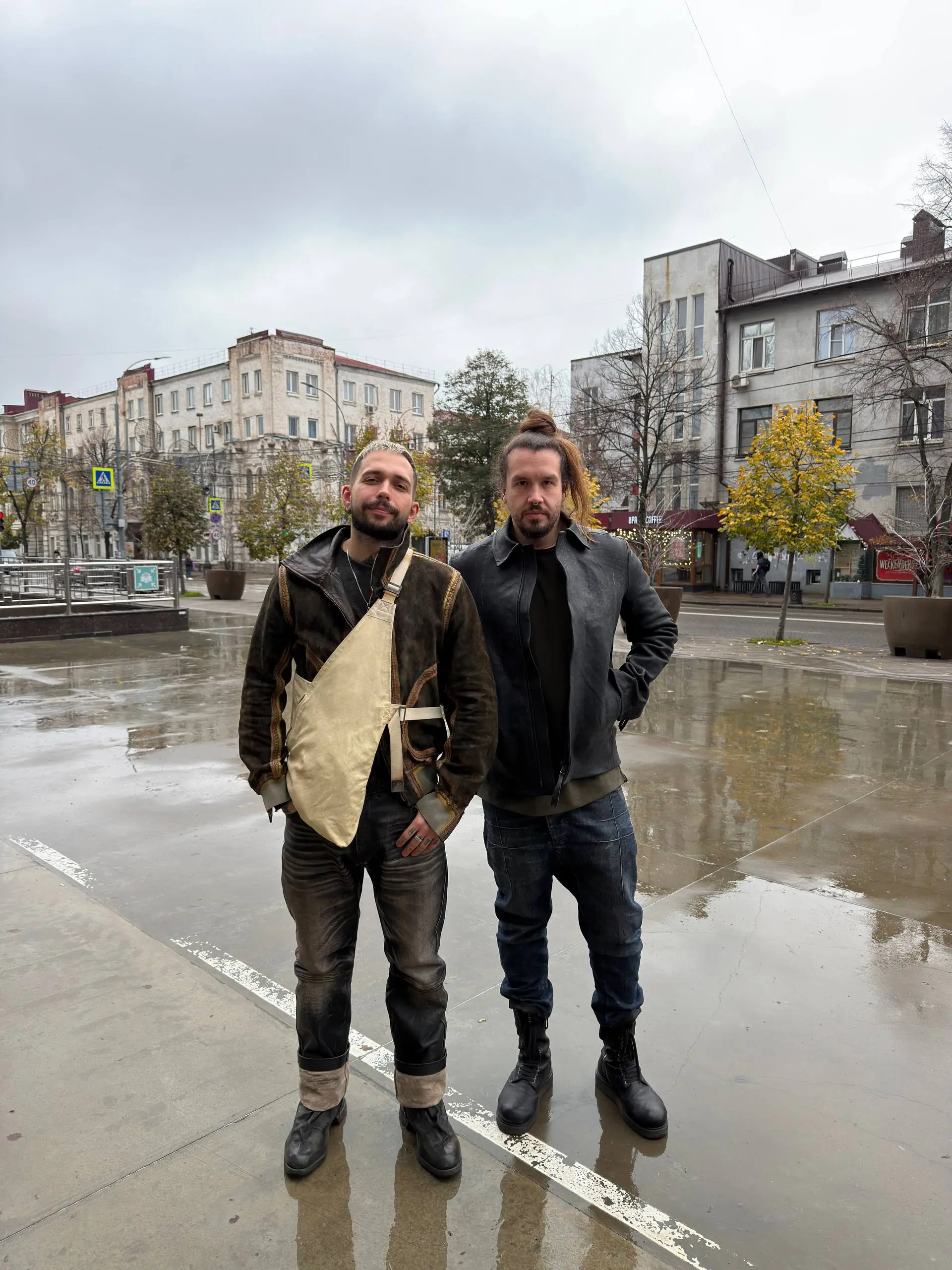 Держим Кубань в страхе
Приезжал в гости кореш
В этом посте были ссылки, но мы их удалили по правилам Сетки | Сетка — социальная сеть от hh.ru